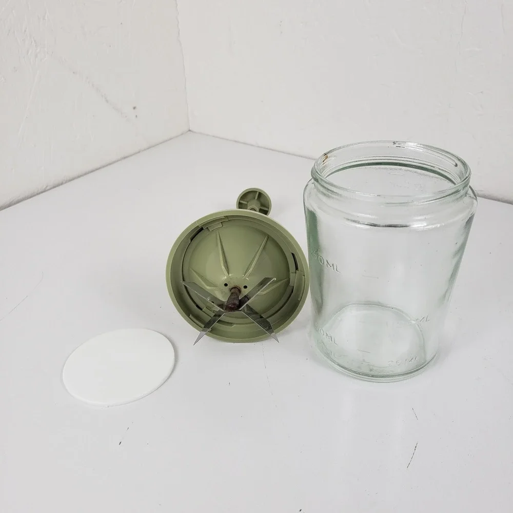 Vintage Manual Nut Food Chopper Glass Jar Stainless Blades Avocado Green 1.5 Cup